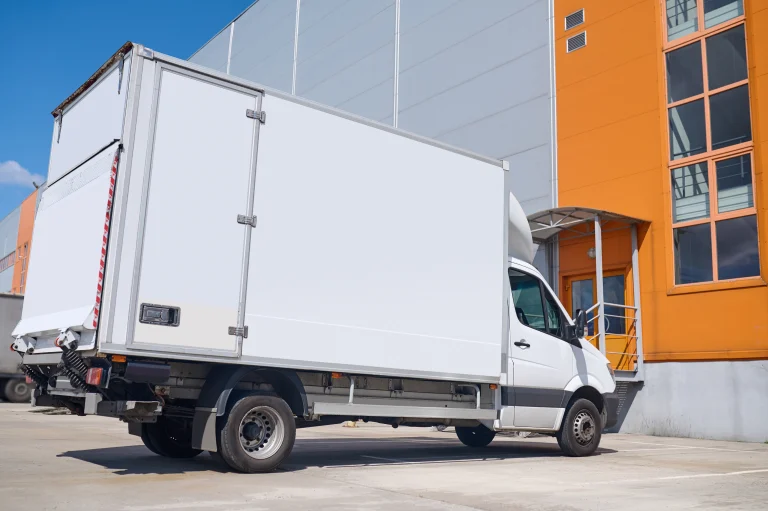 Which Freight Type Pays Better? Hotshot Loads vs. Box Truck Loads Explained